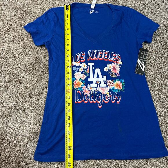 G-III 4HER Women's LA Dodgers Flowers Fitted Design Short Sleeve T-Shirt Size M - Picture 10 of 12